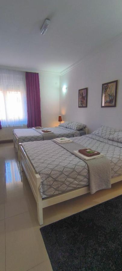 Night-Knight Appartement Smederevo Buitenkant foto