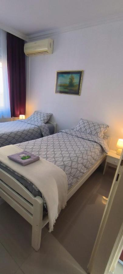 Night-Knight Appartement Smederevo Buitenkant foto