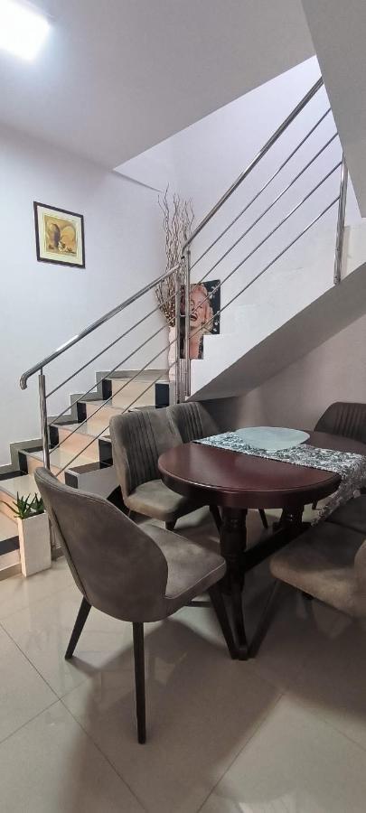 Night-Knight Appartement Smederevo Buitenkant foto