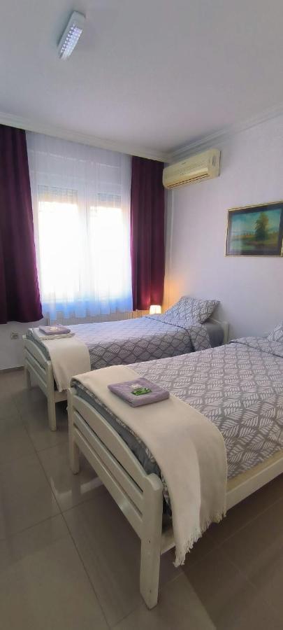 Night-Knight Appartement Smederevo Buitenkant foto