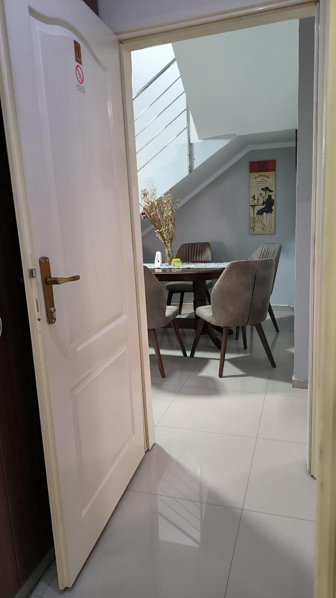 Night-Knight Appartement Smederevo Buitenkant foto